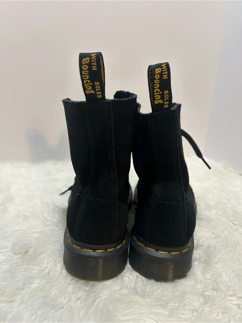 Unisex  Dr. Martens 1460 Black Pascal Suede Boots Sz 38/US 7